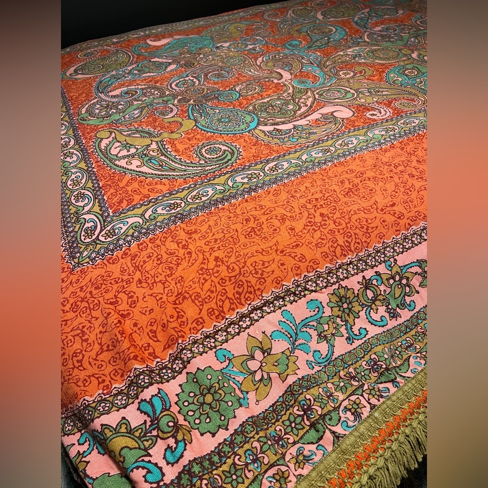 Bates Bedspread pink and orange paisley with green trim